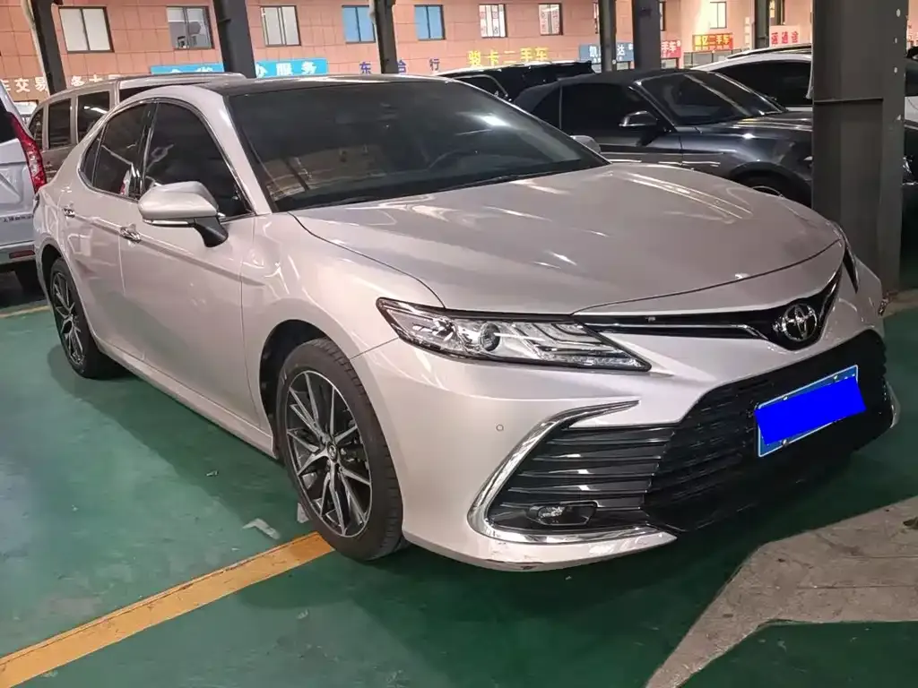 Toyota Camry — фото 6