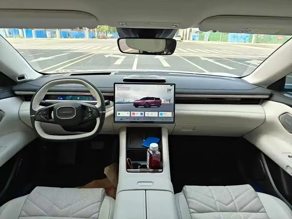 Lynk & Co 10 EM-P 2025 из CN, фото 7