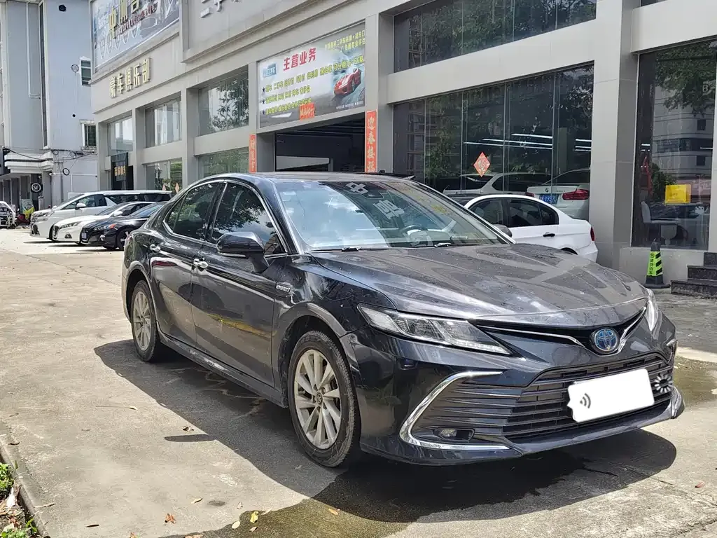 Toyota Camry — фото 7
