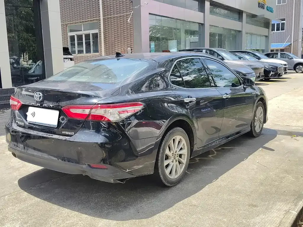 Toyota Camry — фото 6