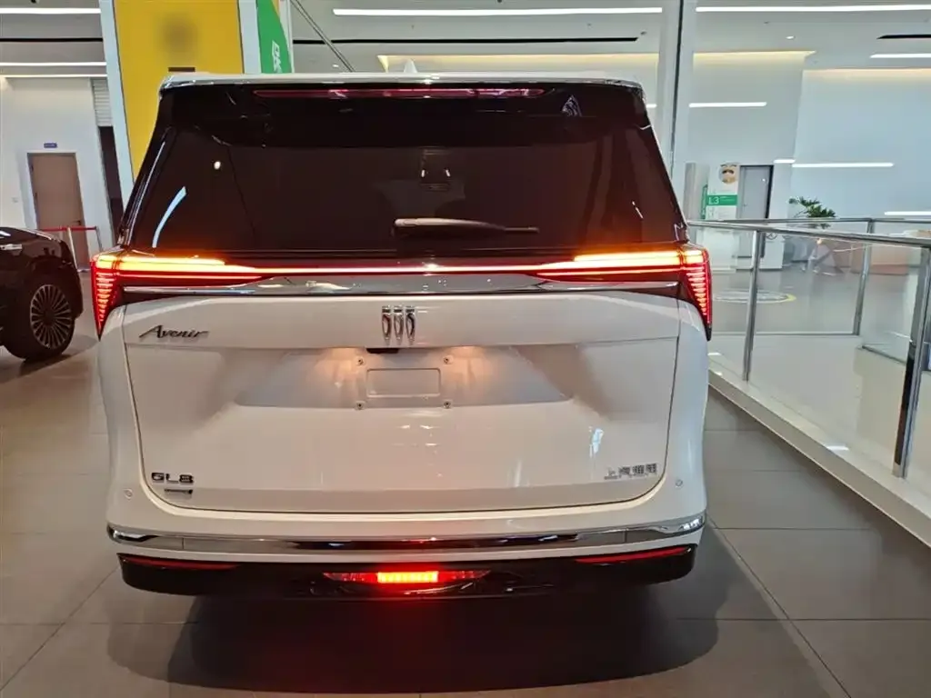 Buick GL8 Hybrid — фото 6