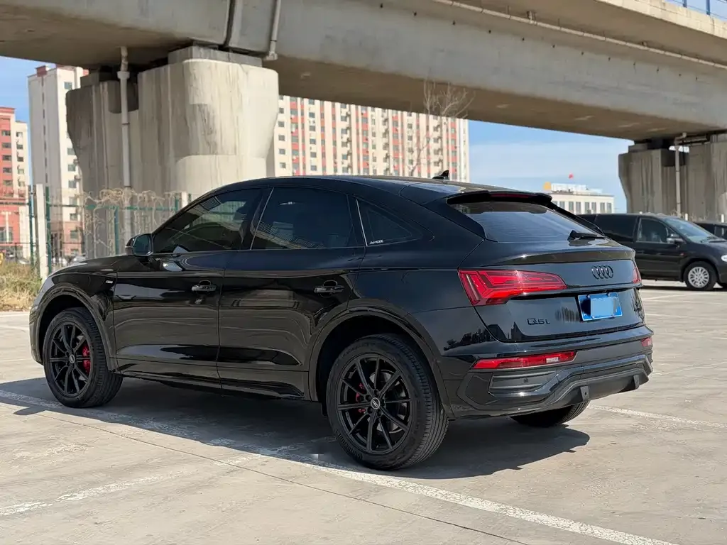 Audi Q5L Sportback — фото 10