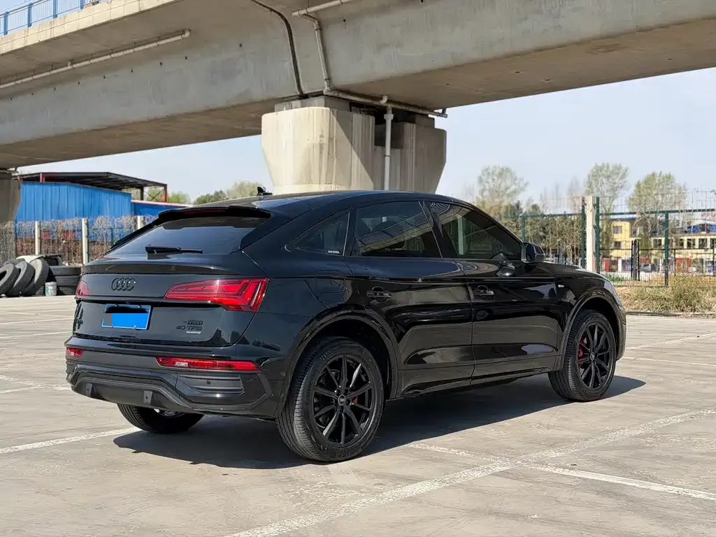 Audi Q5L Sportback — фото 9