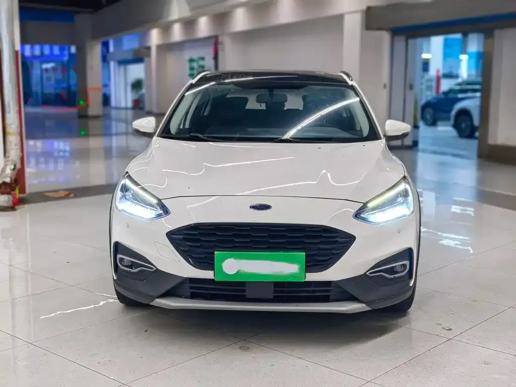 Ford Focus Active 2022 из CN, фото 5