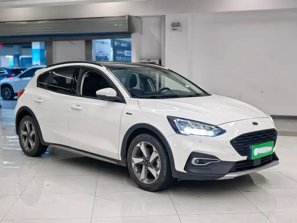 Ford Focus Active 2022 из CN, фото 4