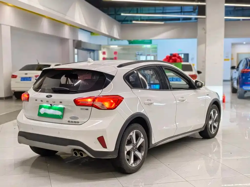 Ford Focus Active 2022 из CN, фото 9