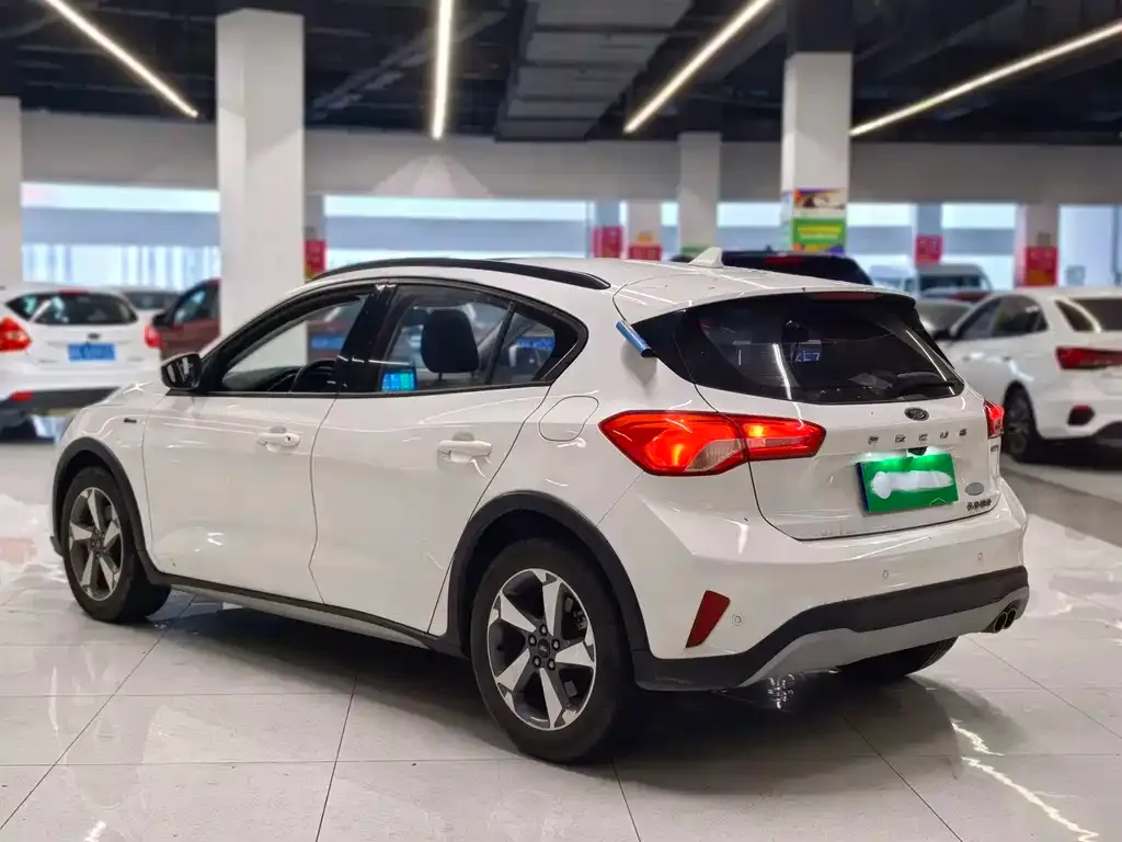 Ford Focus Active 2022 из CN, фото 6