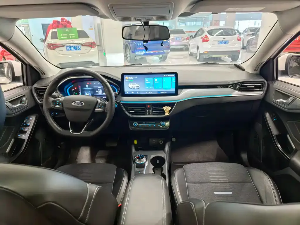 Ford Focus Active 2022 из CN, фото 10