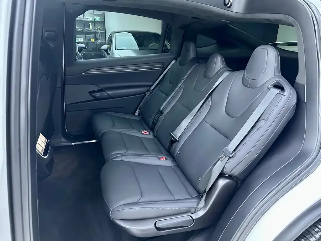 Tesla Model X 2023 из CN, фото 7