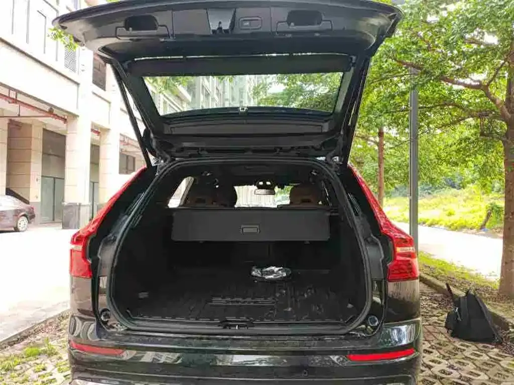 Volvo XC60 — фото 2