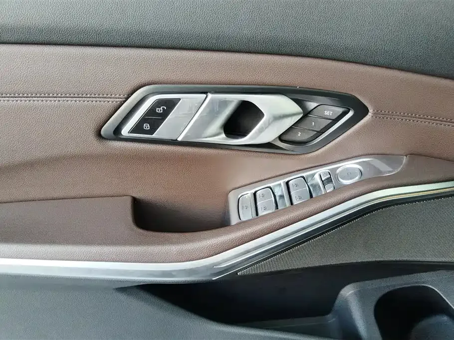 BMW 3 Series 2024 из CN, фото 9