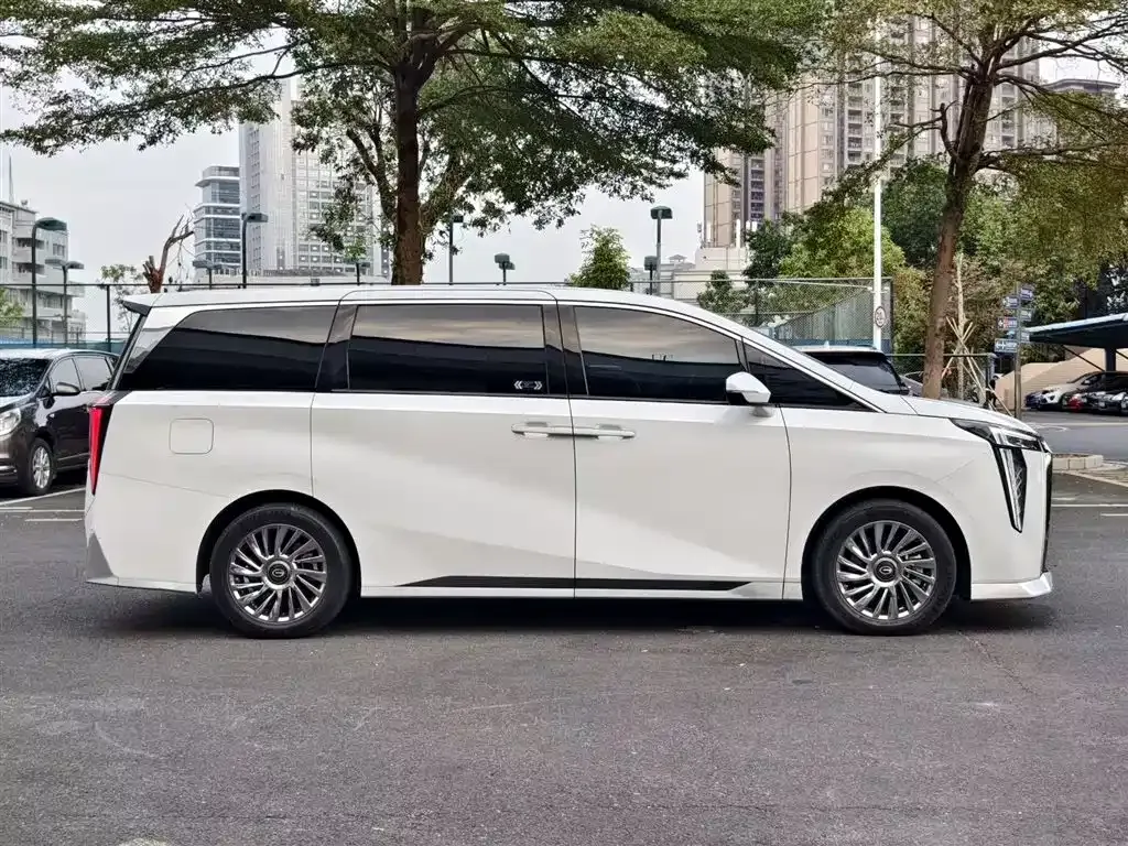 GAC Motor Trumpchi M8 — фото 5