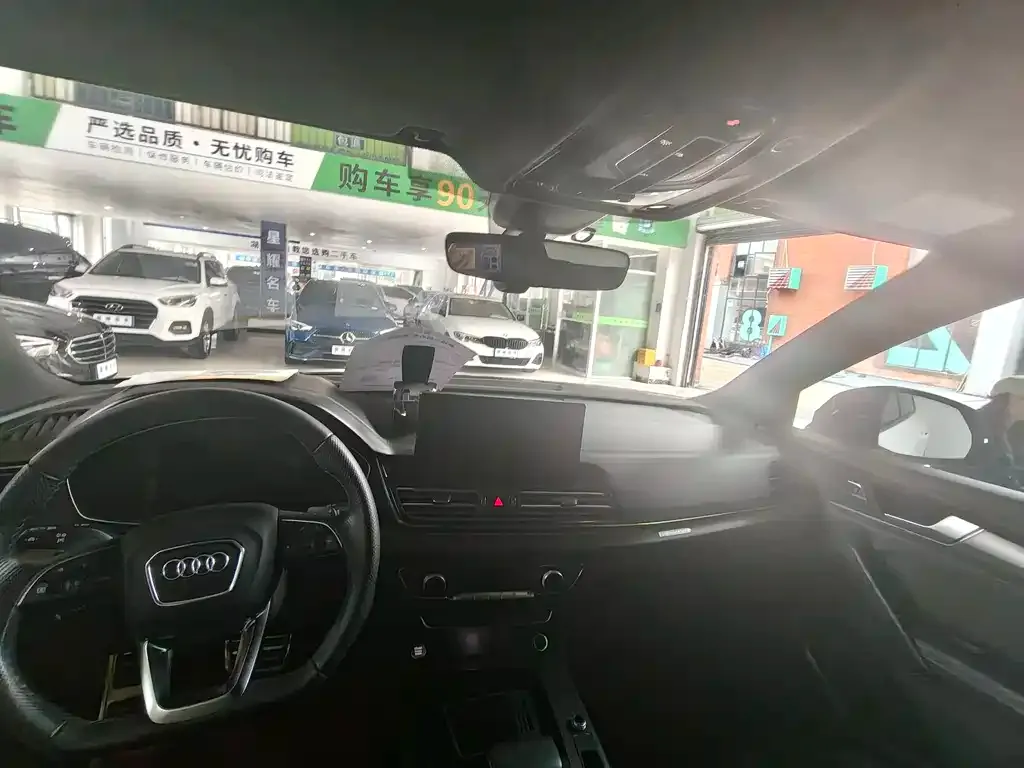 Audi Q5L Sportback — фото 9
