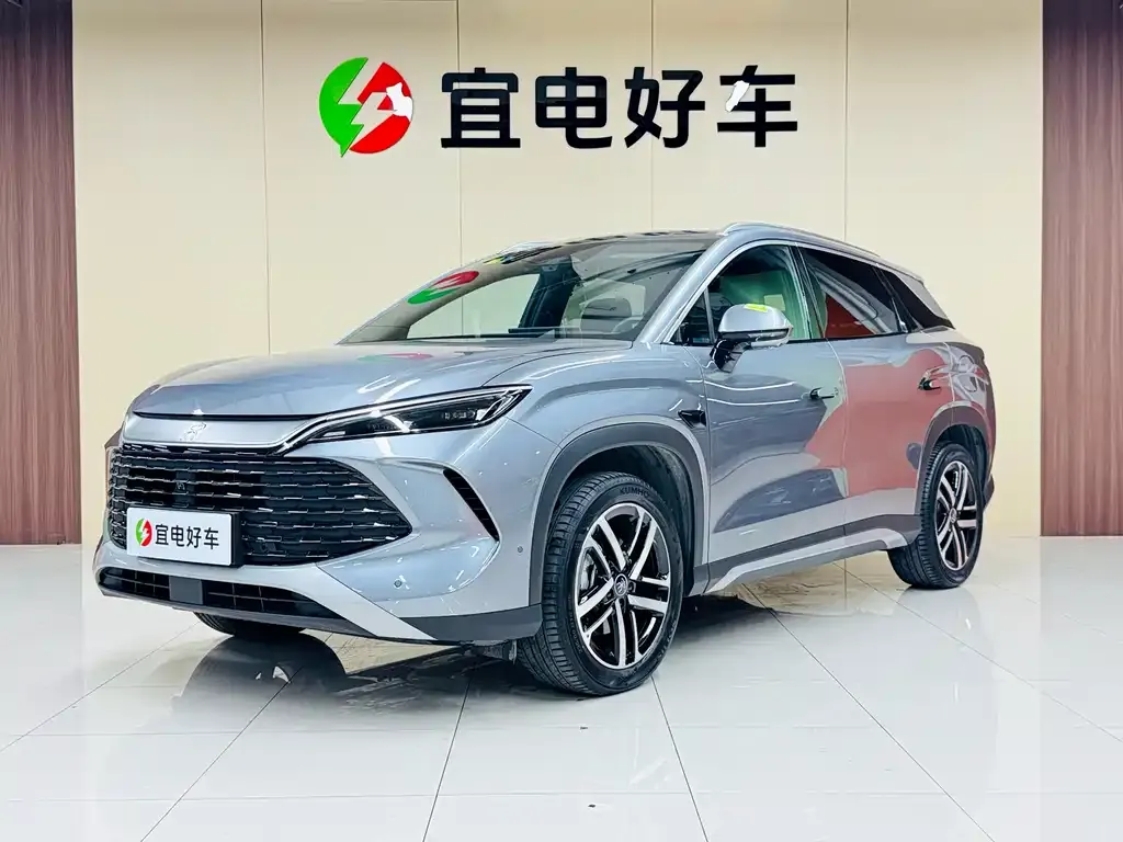 BYD L DM-i — фото 1