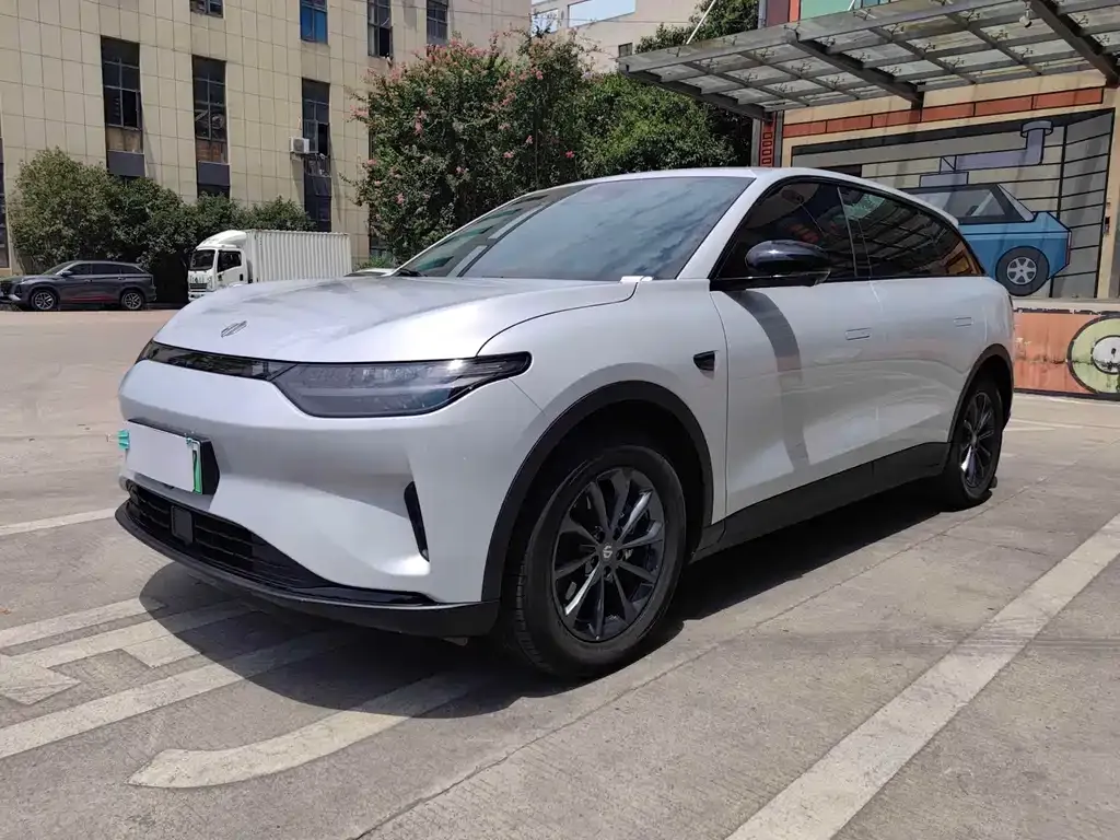 Leapmotor C11