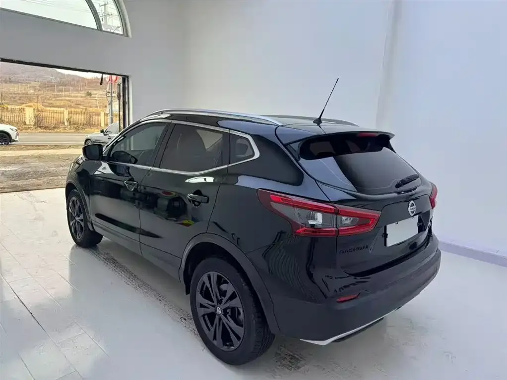 Nissan Qashqai — фото 9