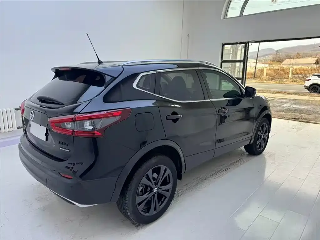 Nissan Qashqai — фото 10