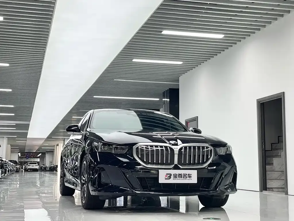 BMW 5 Series — фото 2
