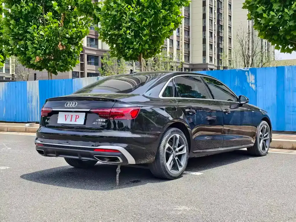 Audi A4L — фото 2