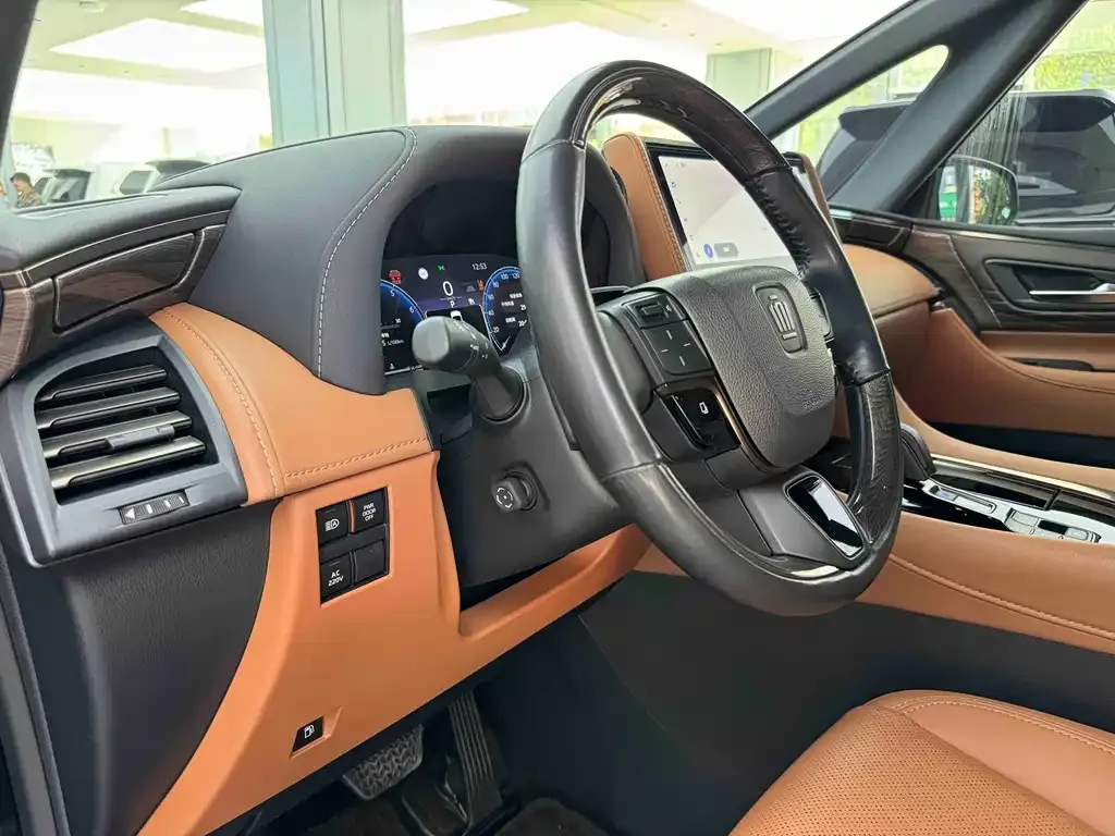 Toyota Vellfire — фото 10