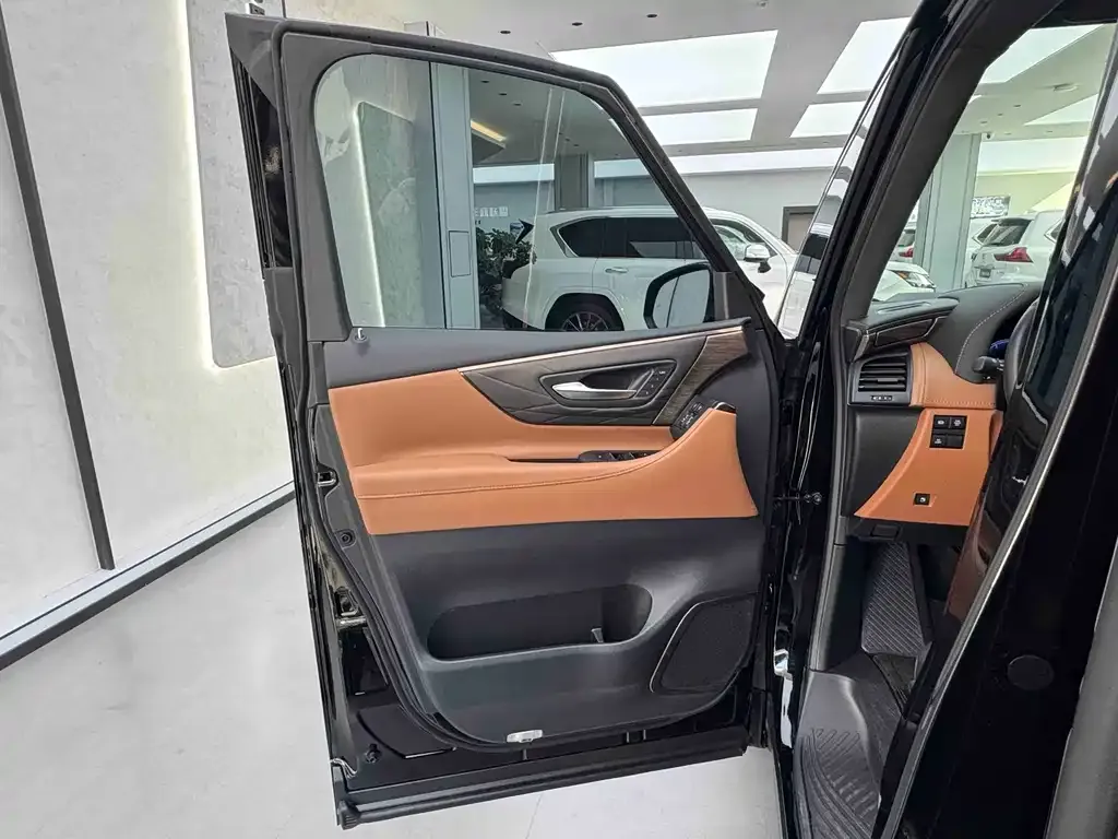 Toyota Vellfire — фото 4