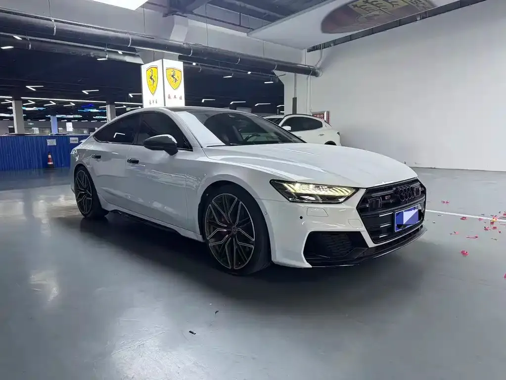 Audi A7 2021 из CN, фото 7