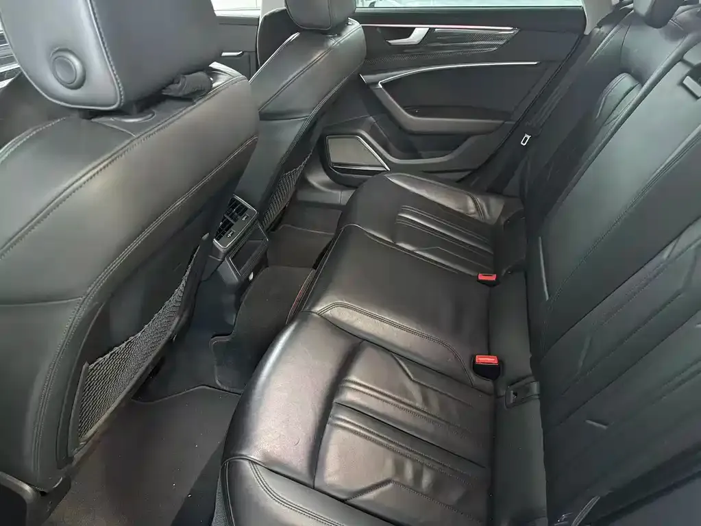 Audi A7 2021 из CN, фото 2