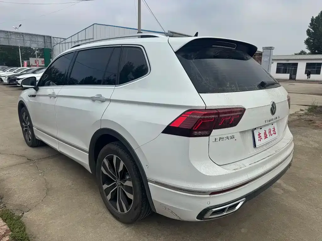 Volkswagen Tiguan L — фото 3