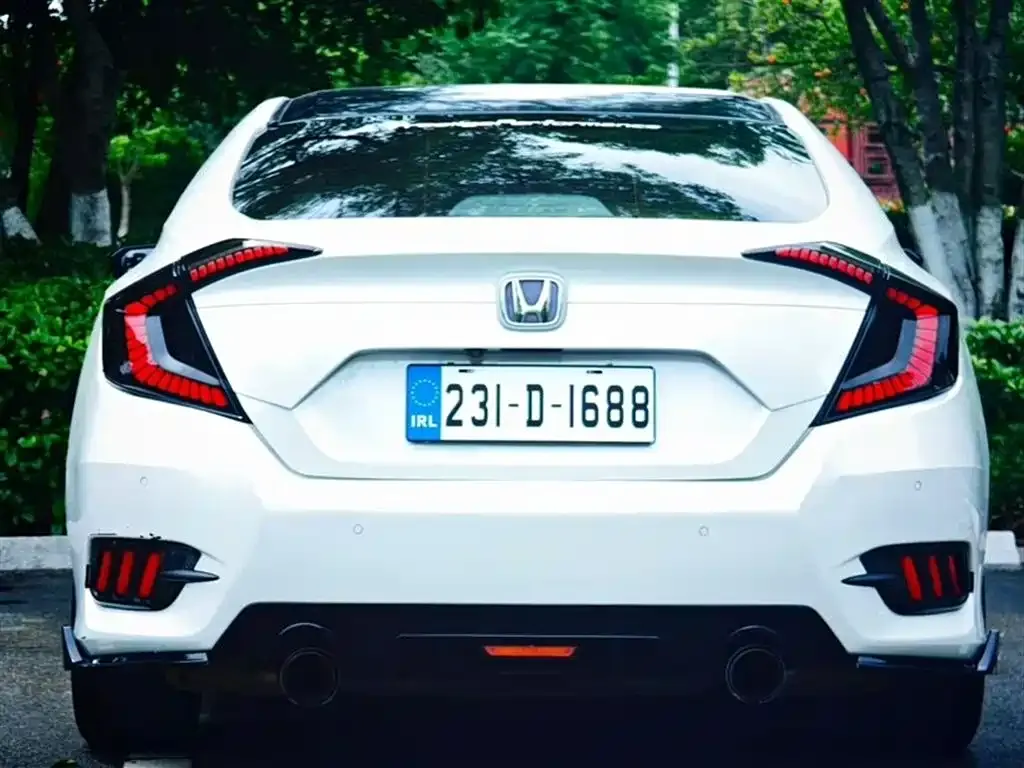 Honda Civic — фото 7
