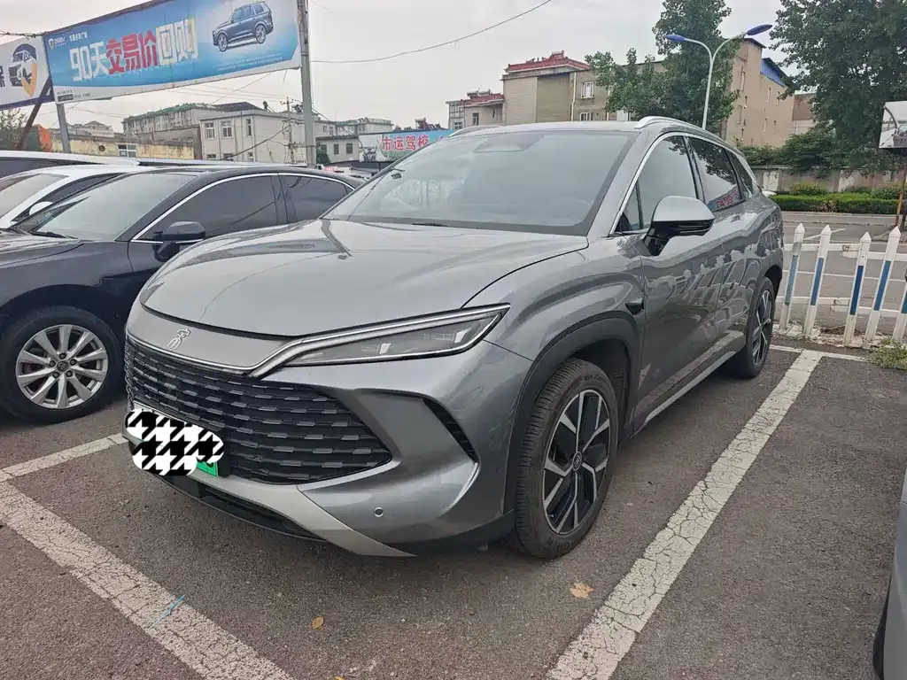 BYD L DM-i — фото 1