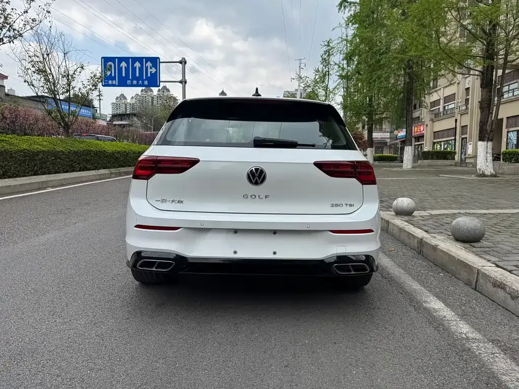 Volkswagen Golf 2022 из CN, фото 6