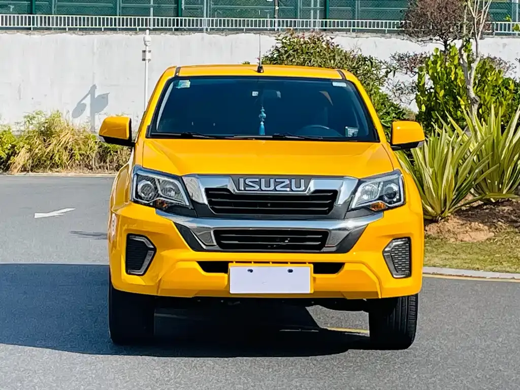 Isuzu RE-MAX 2023 из CN, фото 9