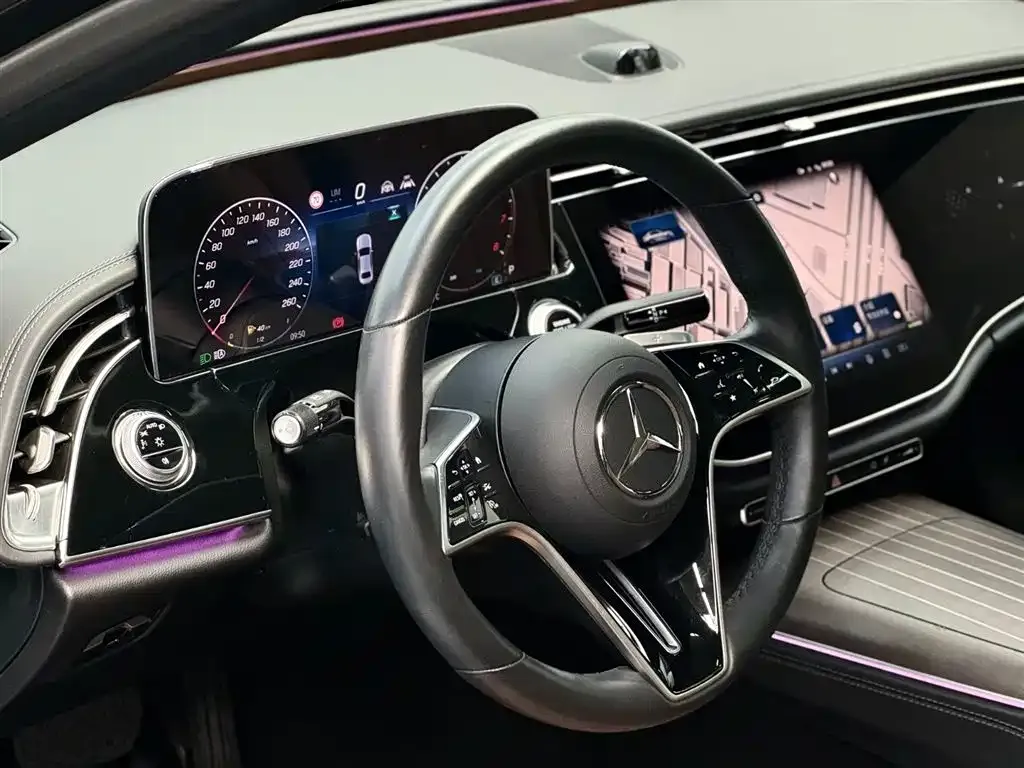 Mercedes-Benz E-Class — фото 4