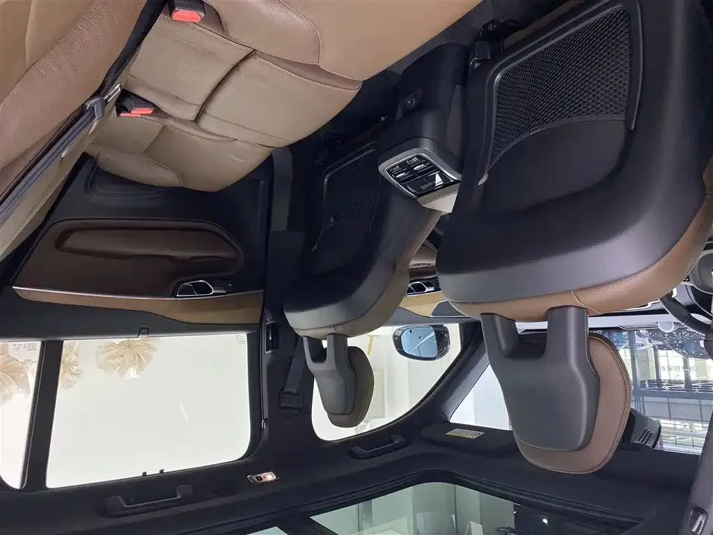 Volvo XC90 — фото 10