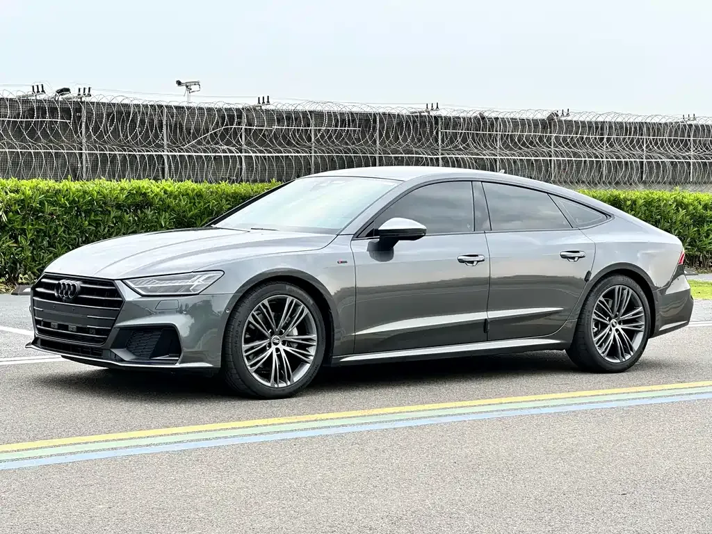 Audi A7 — фото 1