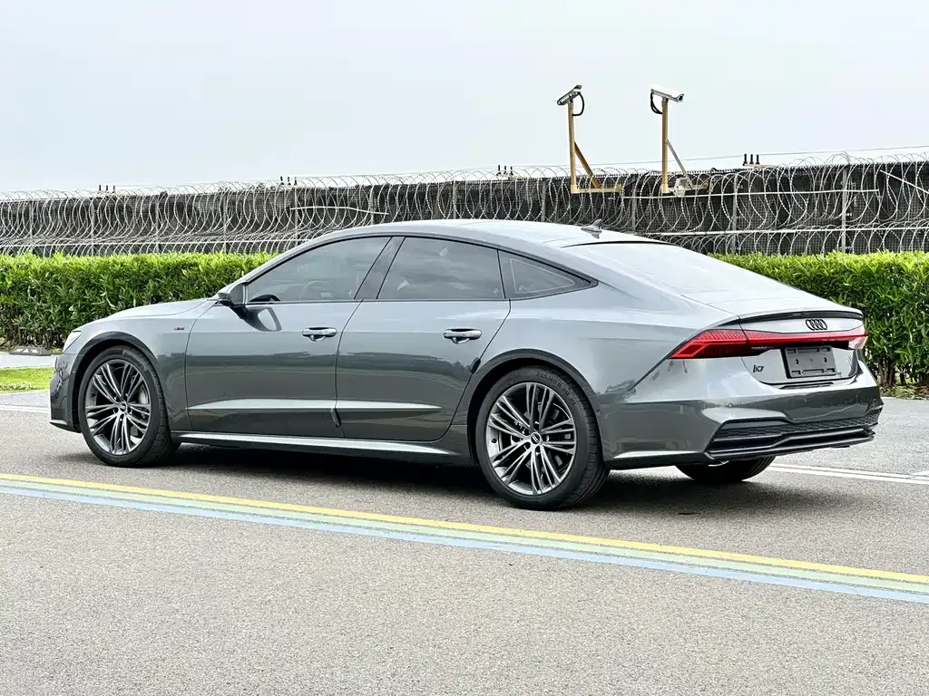 Audi A7 — фото 8