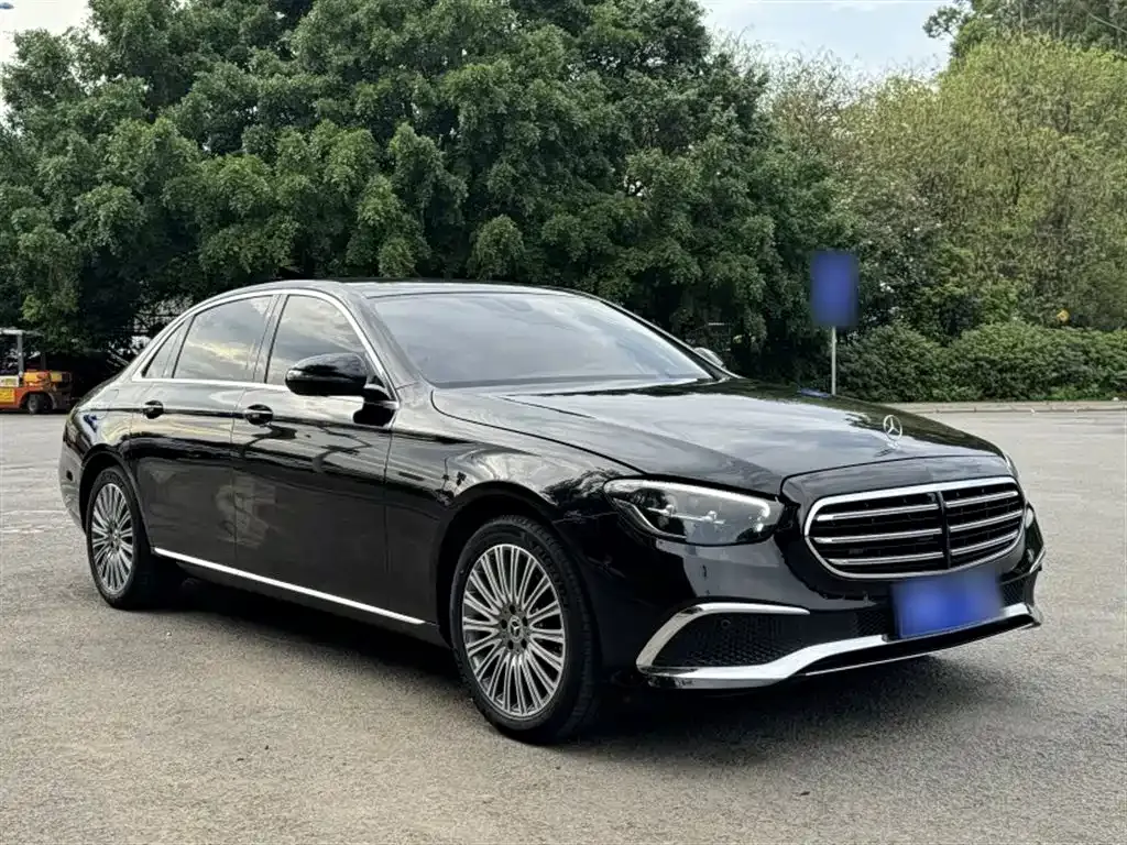 Mercedes-Benz E-Class — фото 10