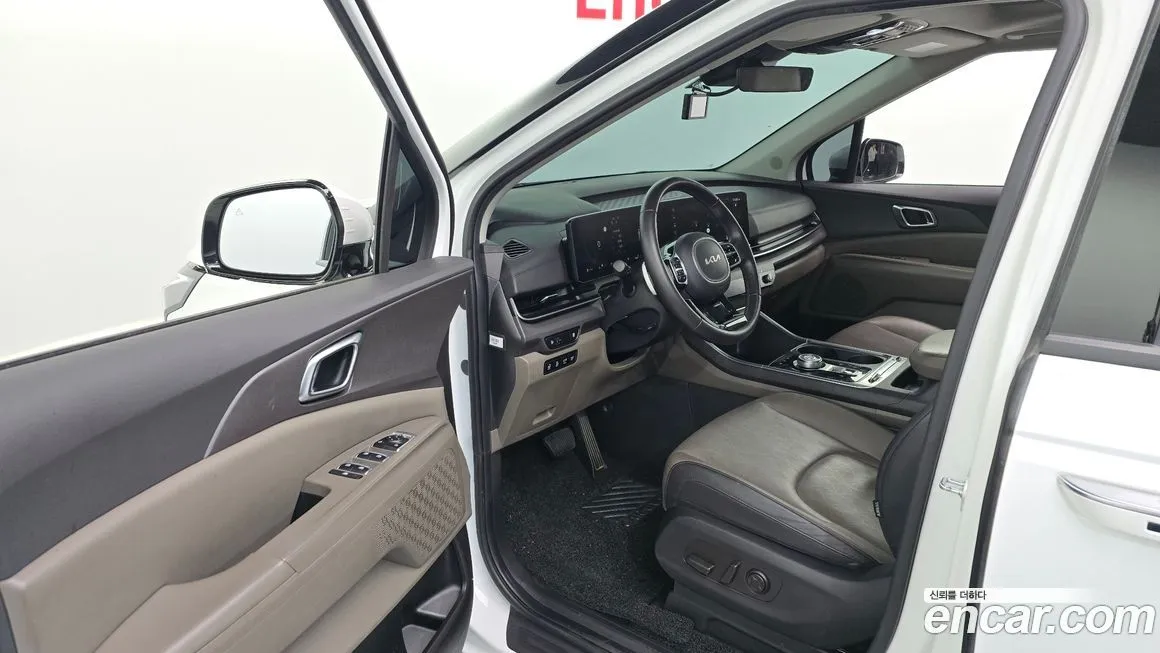 Kia Carnival — фото 10