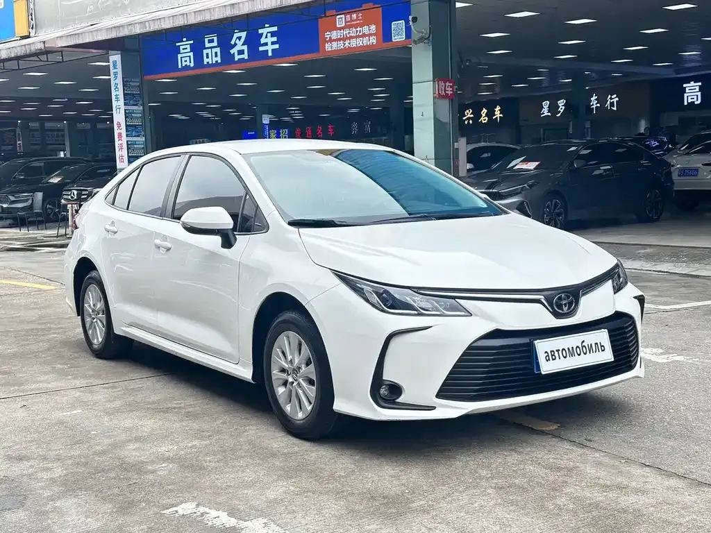Toyota Corolla — фото 9