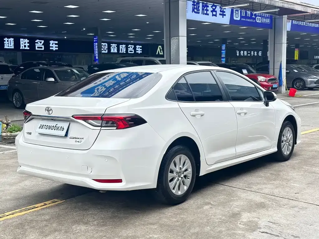 Toyota Corolla — фото 6