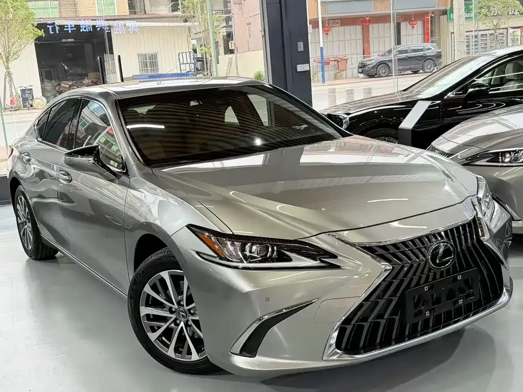 Lexus ES — фото 4