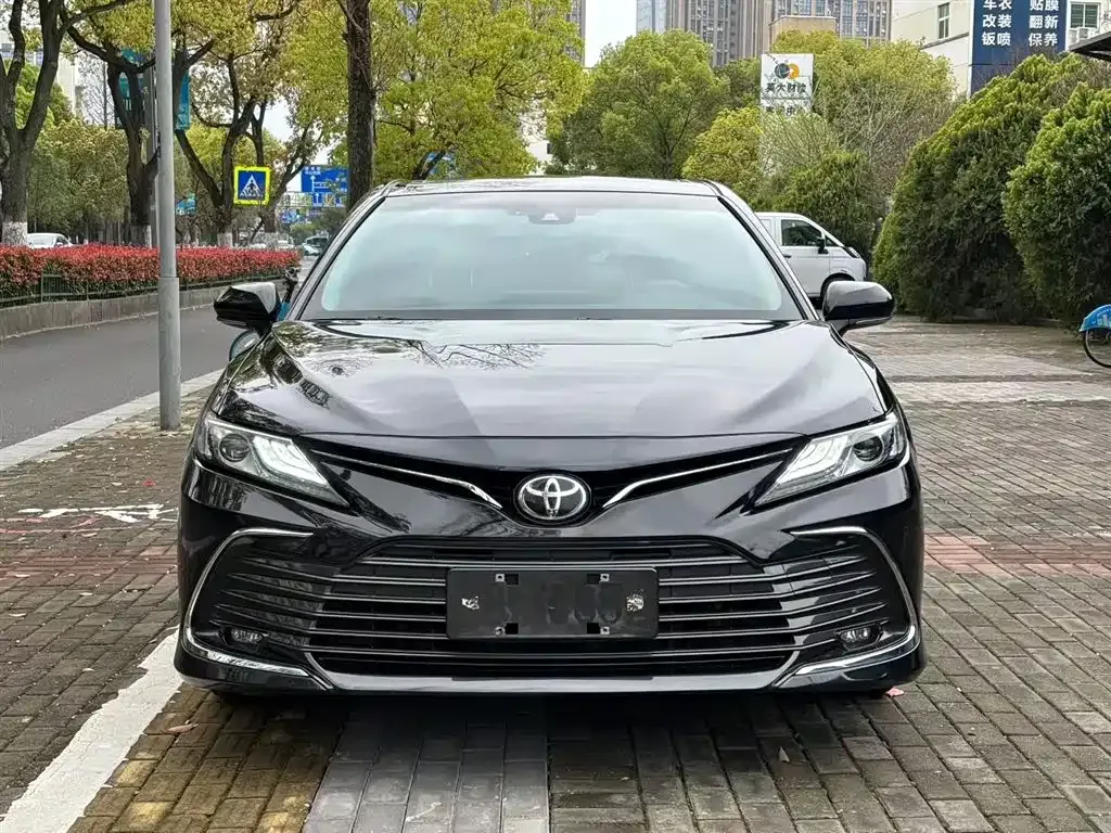 Toyota Camry — фото 8