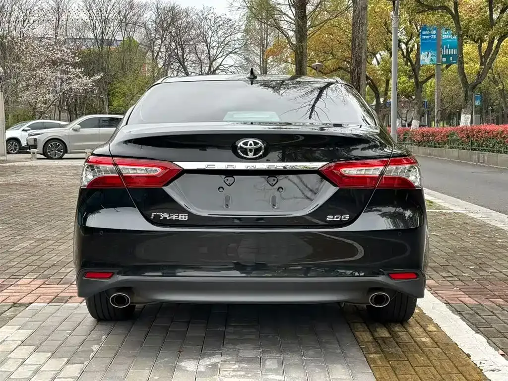Toyota Camry — фото 7