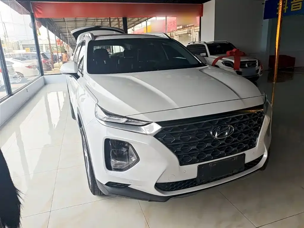 Hyundai Santa Fe 2023 из CN, фото 9