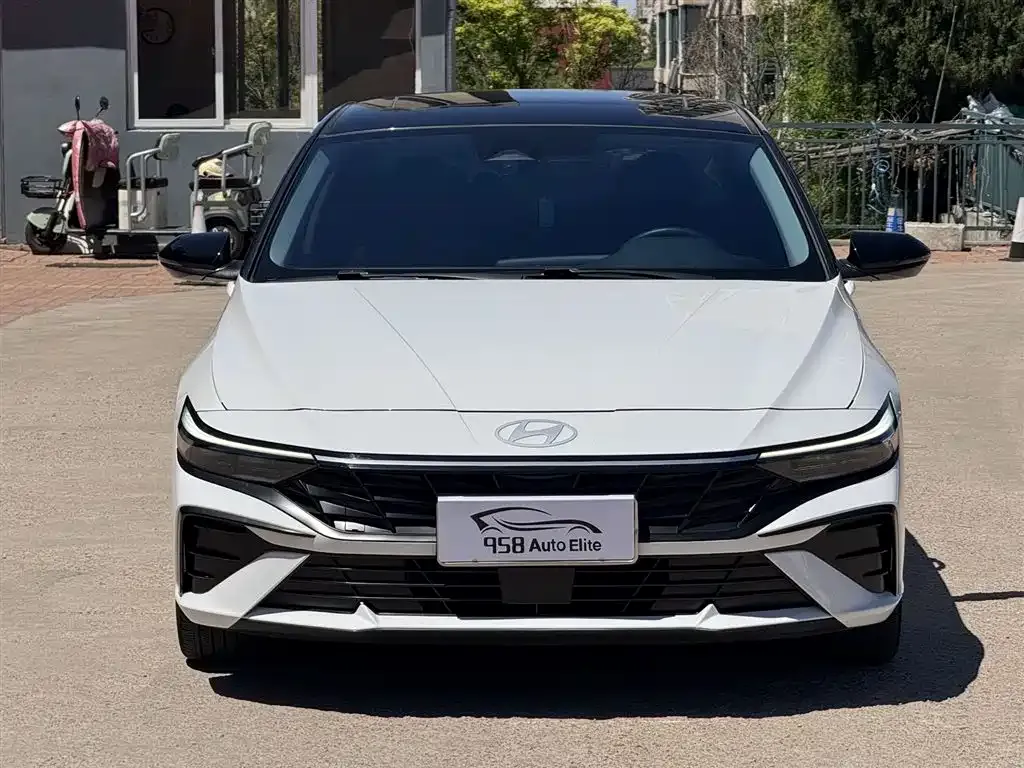 Hyundai Elantra — фото 5