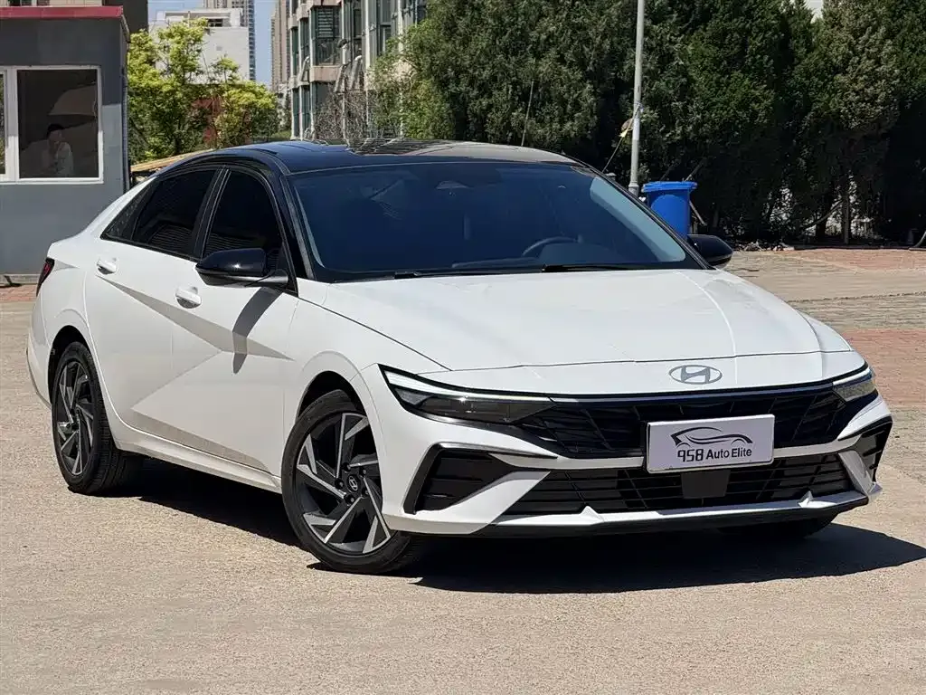 Hyundai Elantra — фото 10