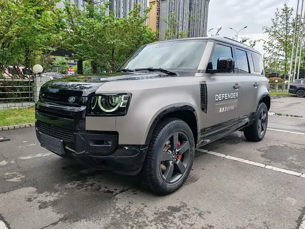 Land Rover Defender — фото 1