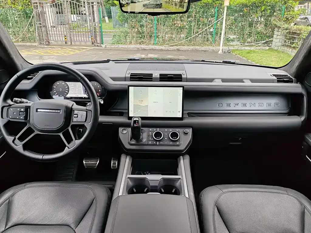 Land Rover Defender — фото 6