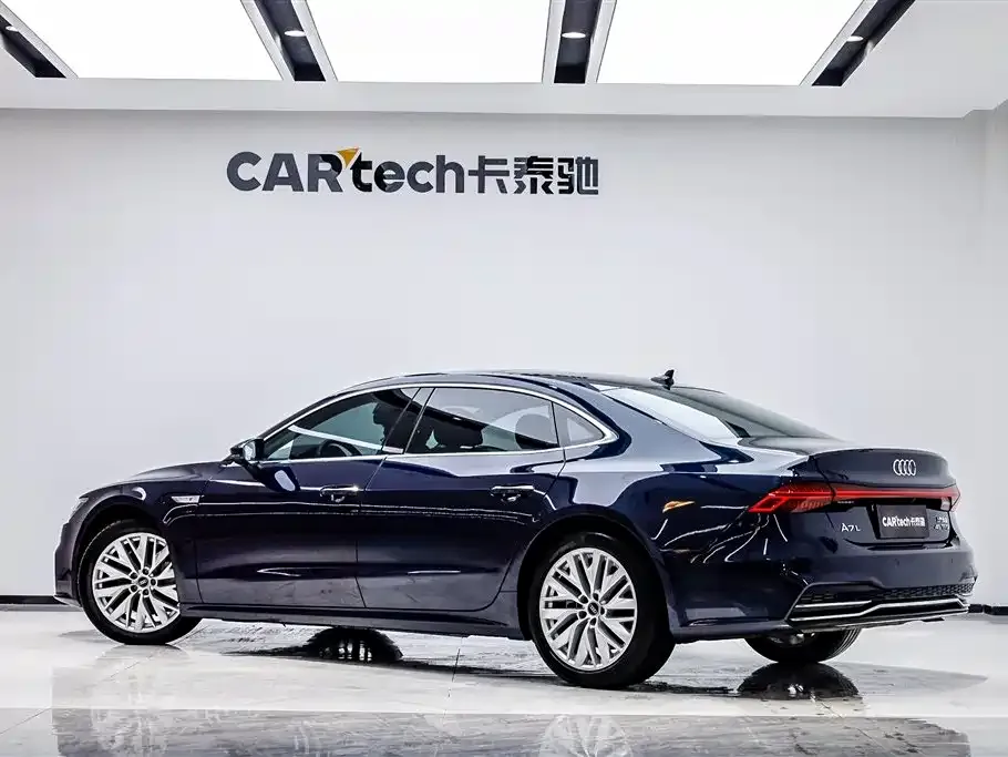 Audi A7L — фото 6