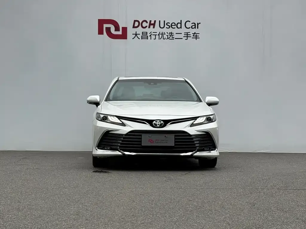Toyota Camry — фото 4
